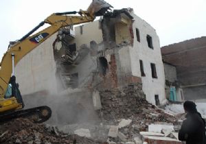 Korkut 2012 yıkımlarını başlattı